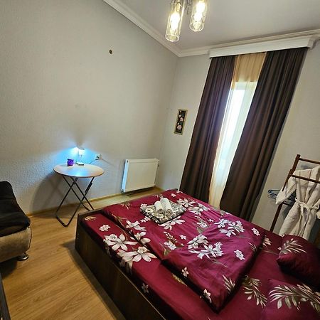 Guesthouse Different Tiflis Dış mekan fotoğraf