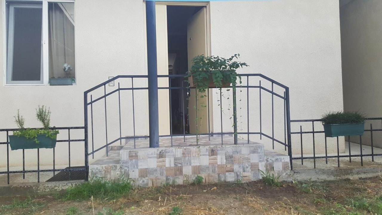 Guesthouse Different Tiflis Dış mekan fotoğraf