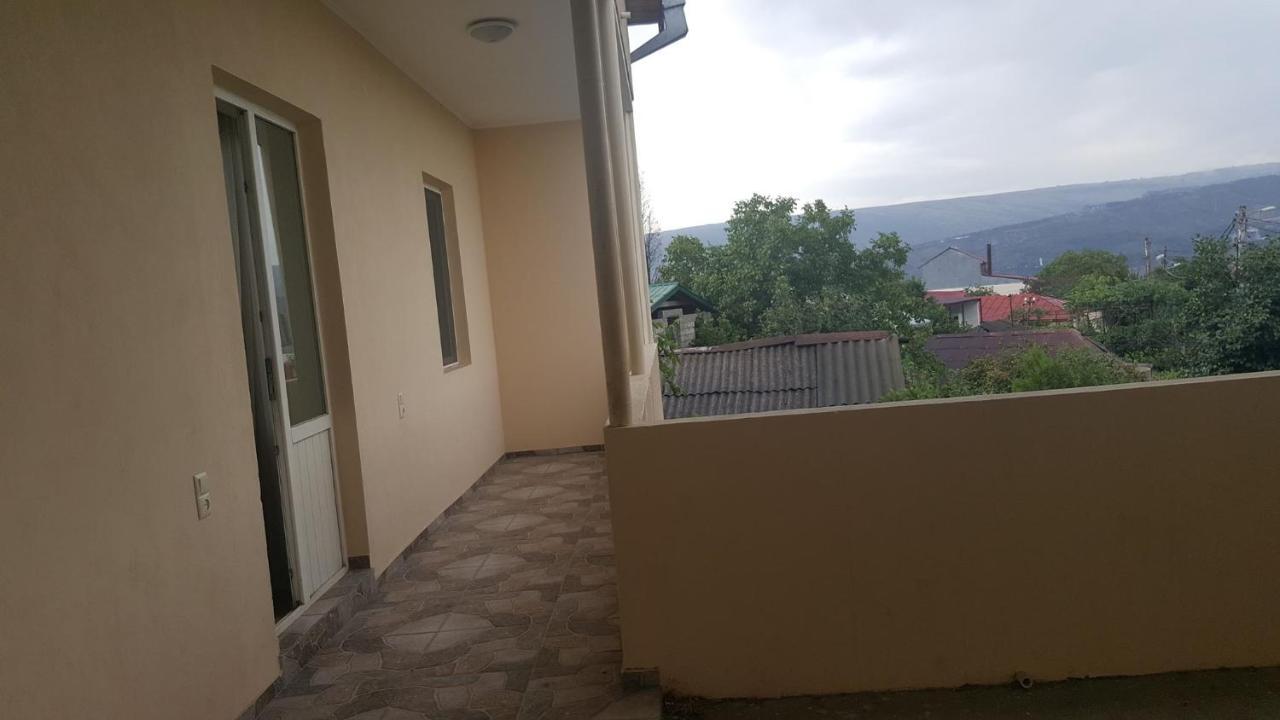 Guesthouse Different Tiflis Dış mekan fotoğraf