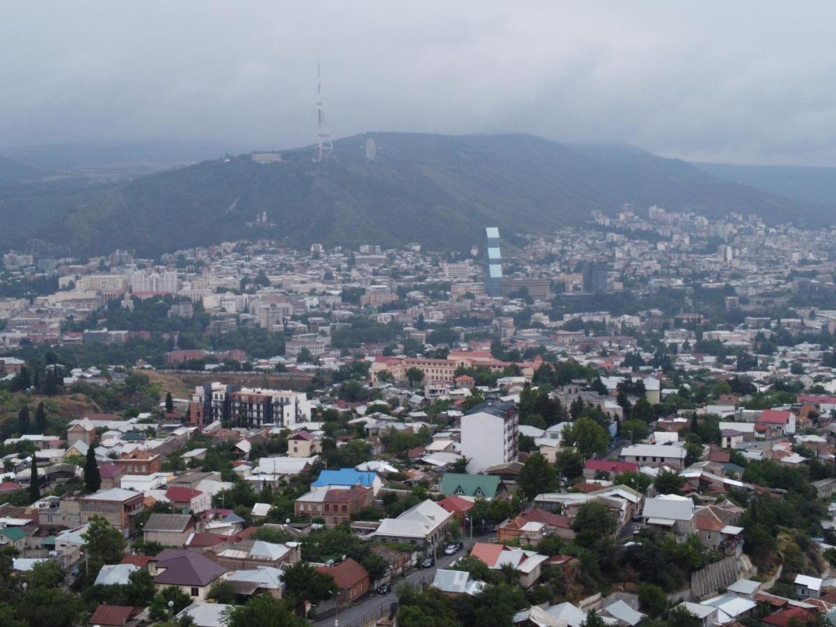 Guesthouse Different Tiflis Dış mekan fotoğraf