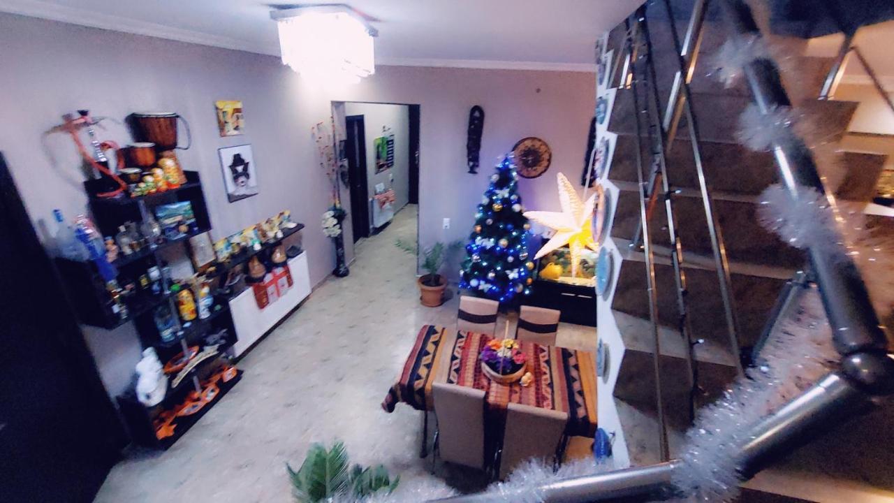 Guesthouse Different Tiflis Dış mekan fotoğraf
