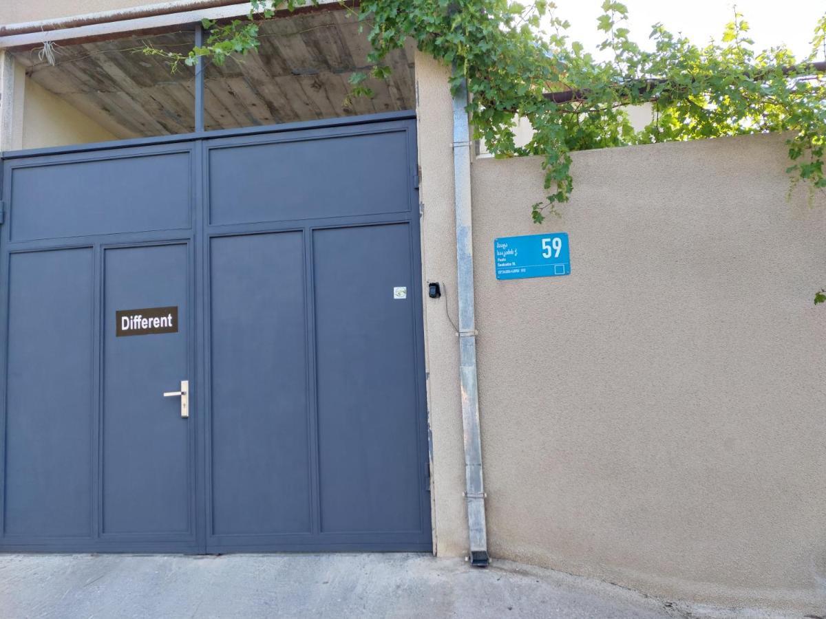 Guesthouse Different Tiflis Dış mekan fotoğraf