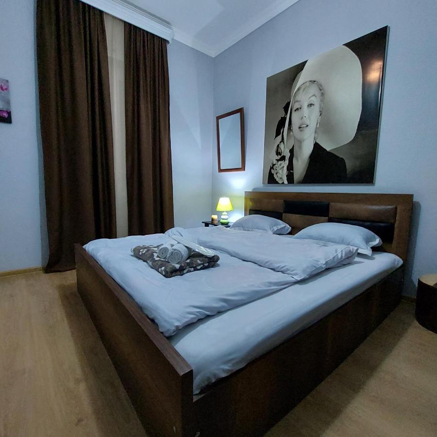 Guesthouse Different Tiflis Dış mekan fotoğraf