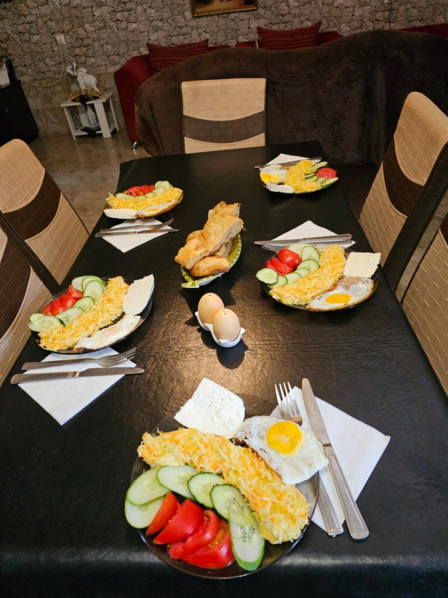 Guesthouse Different Tiflis Dış mekan fotoğraf