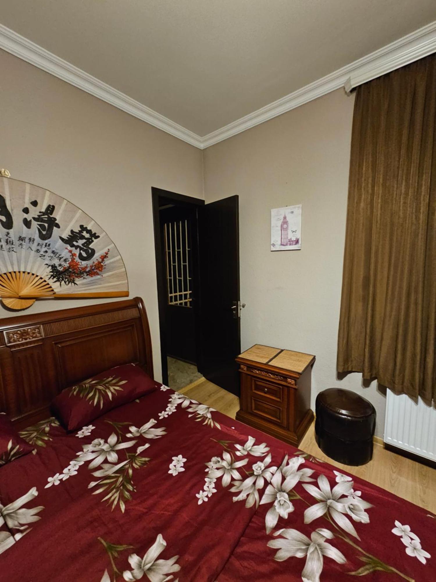 Guesthouse Different Tiflis Dış mekan fotoğraf
