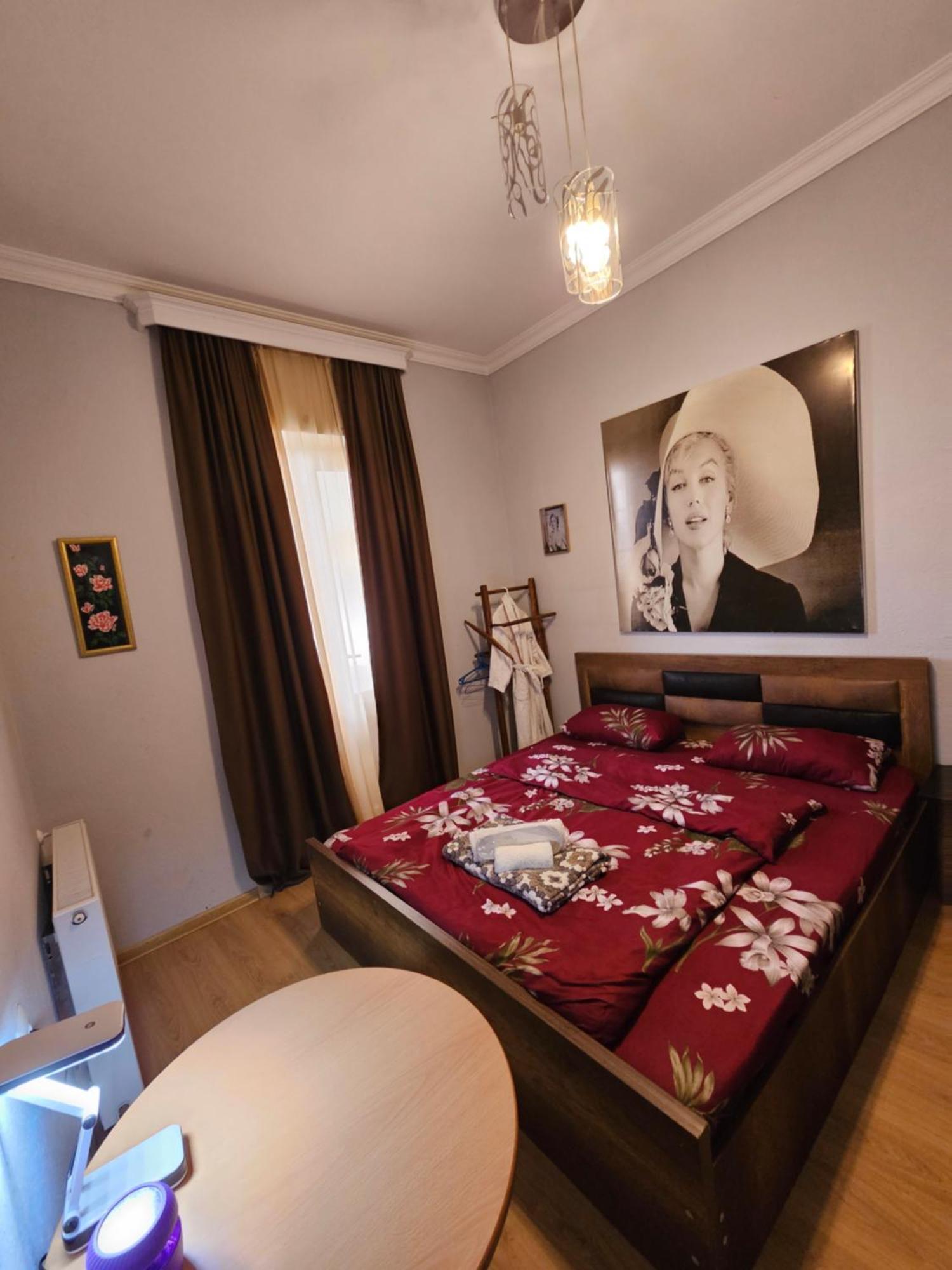 Guesthouse Different Tiflis Dış mekan fotoğraf